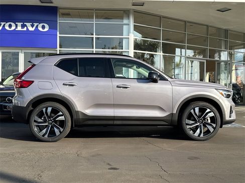 New 2026 Volvo XC40 B5 Ultra image 6