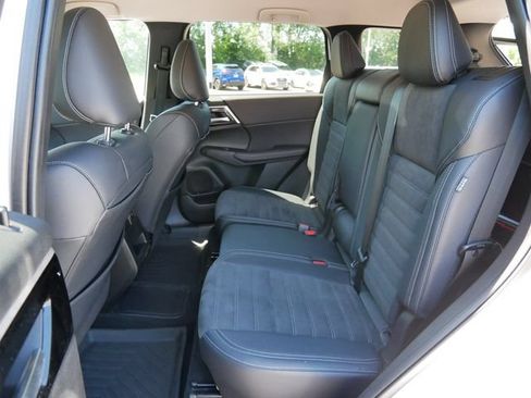 Used 2023 Mitsubishi Outlander SE AWD/4WD image 11