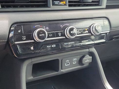 Certified 2023 Honda Pilot Touring image 27