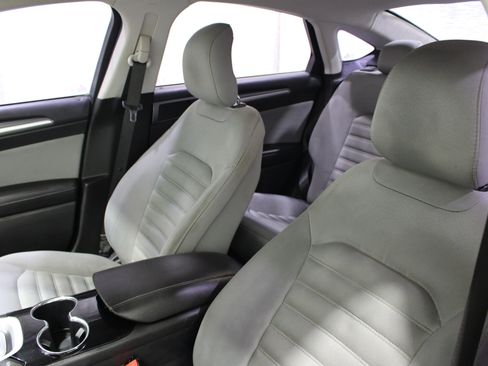 Used 2014 Ford Fusion S FWD image 3