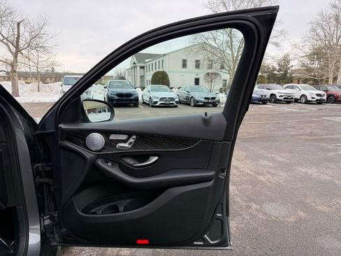 Used 2018 Mercedes-Benz GLC 300 4MATIC image 30