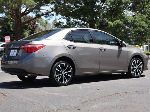 Used 2018 Toyota Corolla SE w/ Carpet Mat Package (TMS) FWD image 5