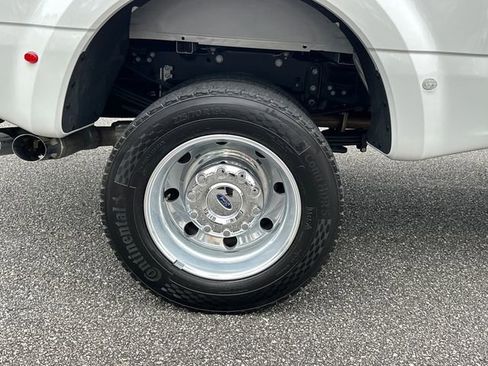 Used 2024 Ford F450 Platinum w/ FX4 Off-Road Package image 17