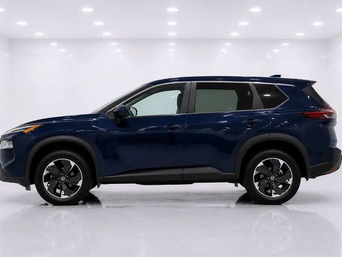 Used 2026 Nissan Rogue SV w/ Cold Weather Package AWD/4WD image 2