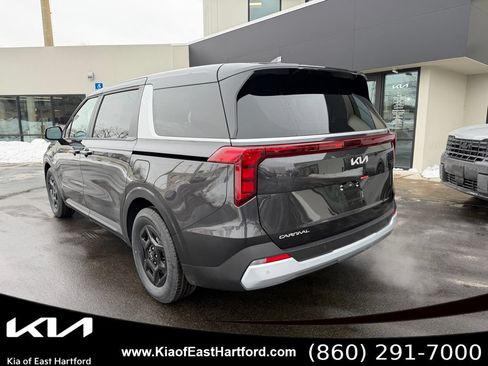 New 2026 Kia Carnival LX FWD image 8