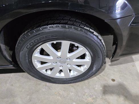 Used 2013 Chrysler Town & Country Touring image 23