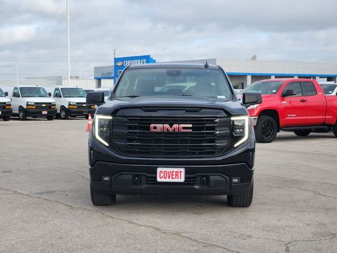 Used 2024 GMC Sierra 1500 Elevation AWD/4WD image 2