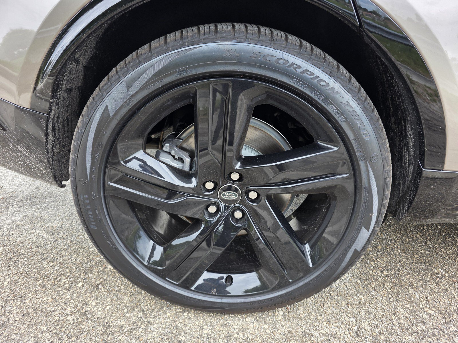 New 2026 Land Rover Discovery Dynamic SE AWD/4WD image 9