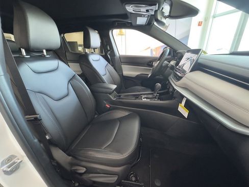 New 2026 Jeep Compass Limited w/ Sun, Sound & Navigation Group image 19