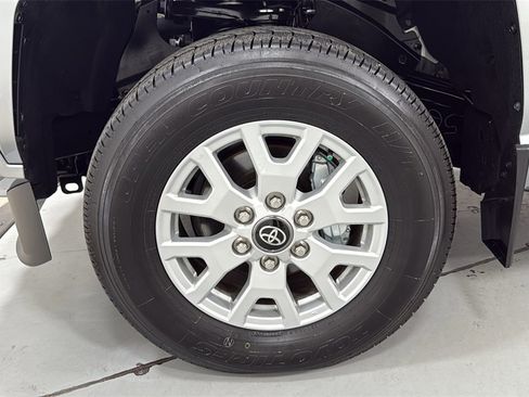 Certified 2024 Toyota Tacoma SR image 24