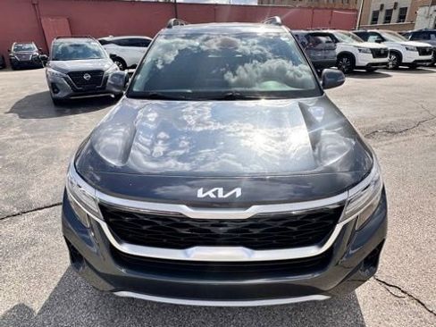 Used 2023 Kia Seltos Nightfall Edition image 2