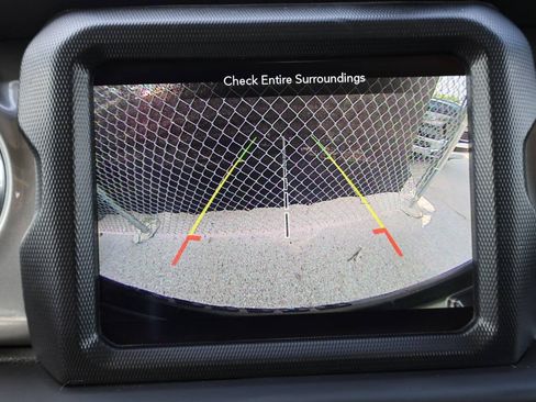 Used 2018 Jeep Wrangler Unlimited Sahara AWD/4WD image 22