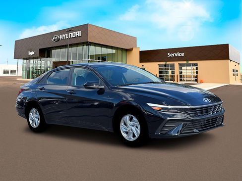 New 2026 Hyundai Elantra SE FWD image 10
