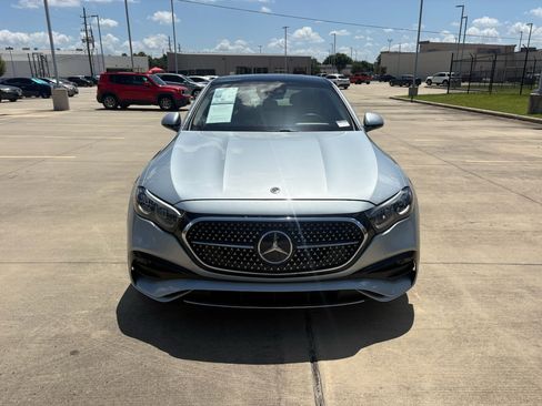 Used 2025 Mercedes-Benz E 350 Sedan image 3