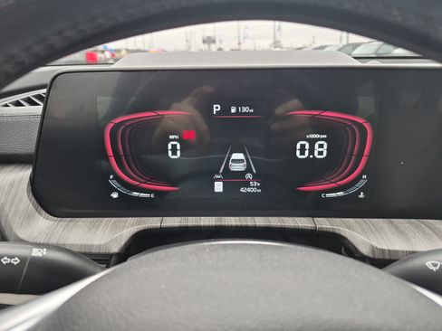 Used 2024 Kia Telluride EX w/ EX Captain's Chair Package image 24