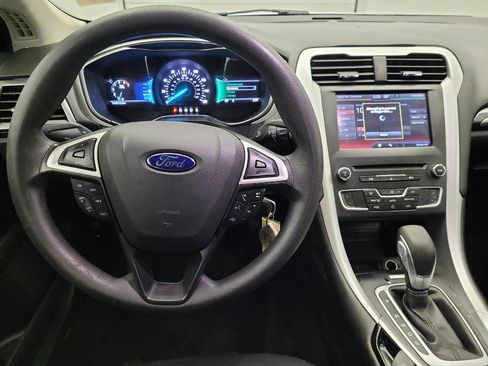 Used 2016 Ford Fusion SE image 22