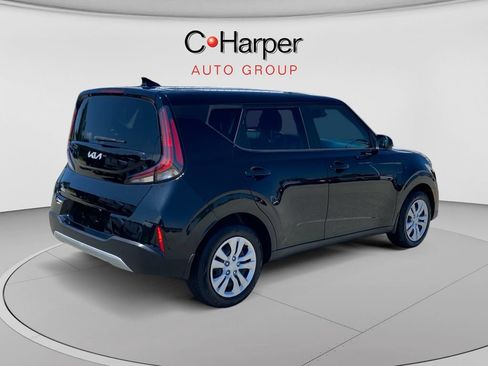 Certified 2023 Kia Soul LX FWD image 3