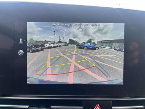 Used 2024 Hyundai Elantra SEL FWD image 24