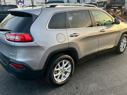 Used 2017 Jeep Cherokee Latitude image 6