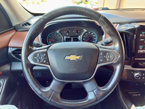 Used 2018 Chevrolet Traverse High Country w/ LPO, 'HIT The Road' Package AWD/4WD image 18