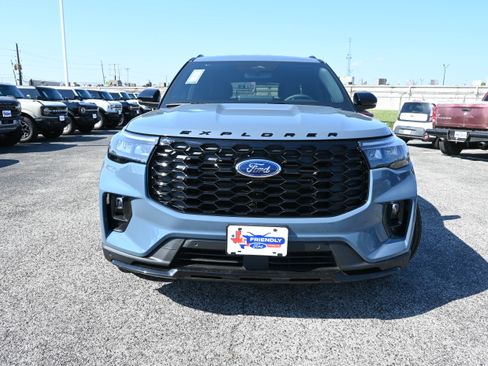 New 2026 Ford Explorer ST-Line w/ ST-Line Street Pack RWD image 9