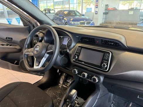Used 2020 Nissan Kicks S image 27