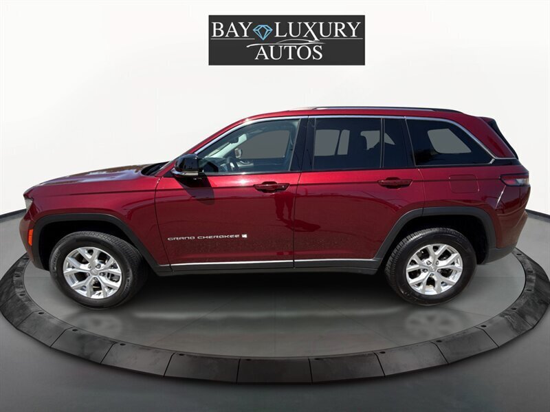 Used 2023 Jeep Grand Cherokee Limited AWD/4WD image 8