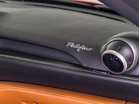 Used 2020 Ferrari Portofino image 38