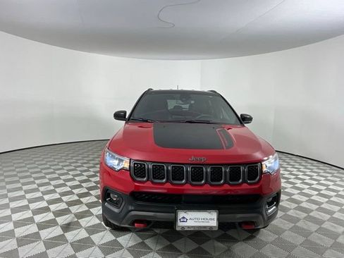 Used 2023 Jeep Compass Trailhawk AWD/4WD image 2