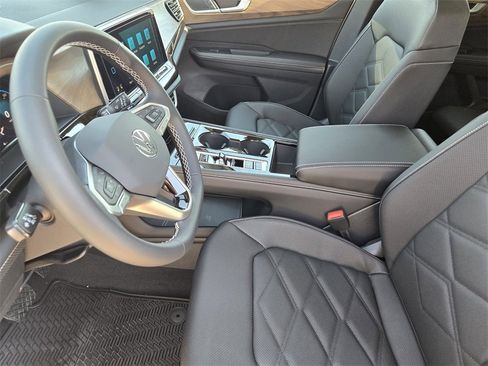 New 2026 Volkswagen Atlas SE image 11