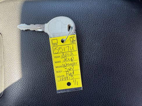 Used 2012 Jeep Wrangler Unlimited Rubicon w/ Connectivity Group image 20