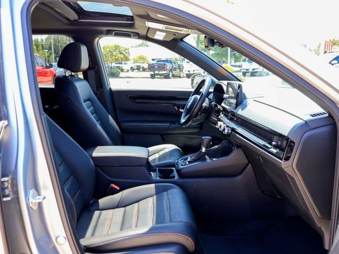 Used 2025 Honda CR-V Sport Touring image 8