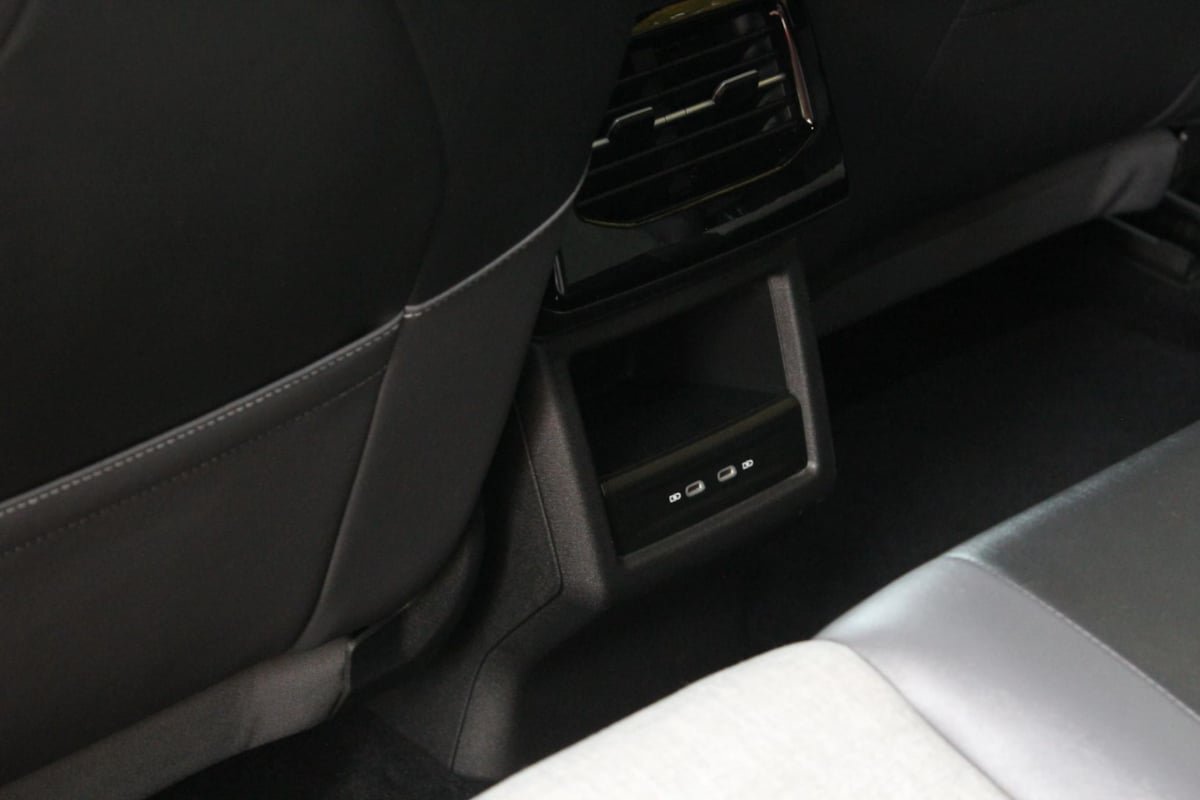 Used 2023 Volkswagen ID.4 Pro RWD image 30