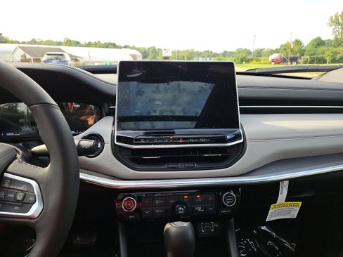 New 2024 Jeep Compass Limited w/ Elite Group image 16