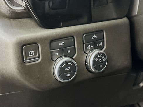 Used 2023 GMC Sierra 1500 Elevation w/ LPO, Elevation Black Package image 17