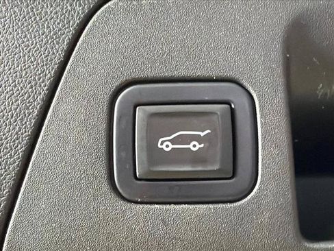 Used 2021 Buick Envision Essence FWD image 19
