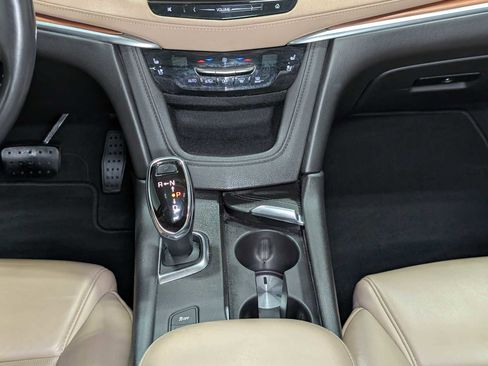 Used 2018 Cadillac XT5 Platinum w/ Driver Assist Package AWD/4WD image 20