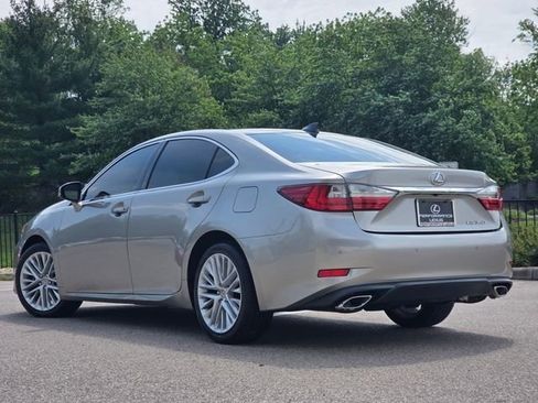 Used 2017 Lexus ES 350 w/ Ultra Luxury Package FWD image 25