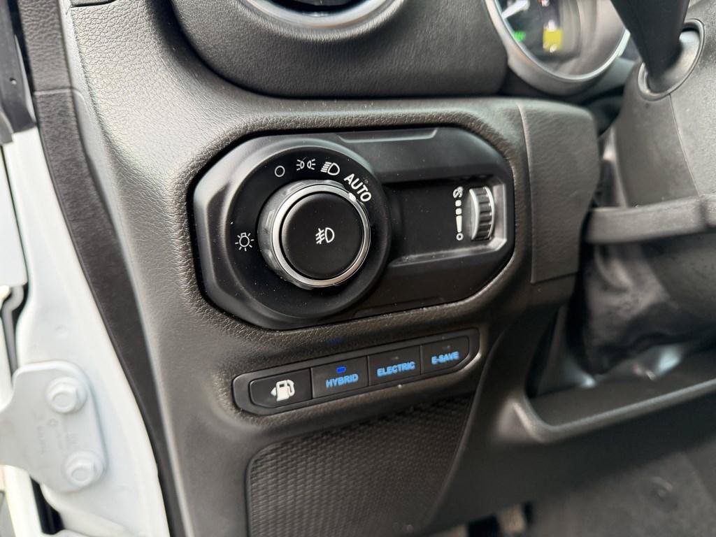 Used 2023 Jeep Wrangler Unlimited Sahara w/ Cold Weather Group AWD/4WD image 22