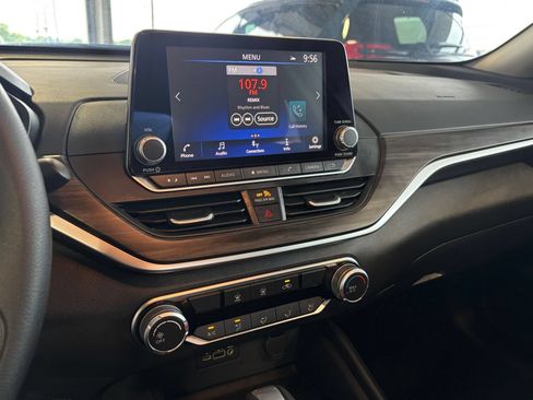 Used 2026 Nissan Altima 2.5 SV FWD image 19