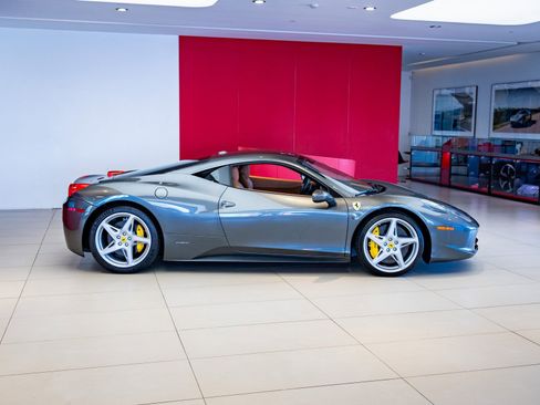 Used 2012 Ferrari 458 Italia Base image 7