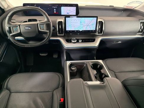 Used 2025 Ford Expedition Max Platinum w/ Driver's Package image 25