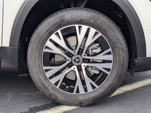 New 2025 Mercedes-Benz GLB 250 image 13