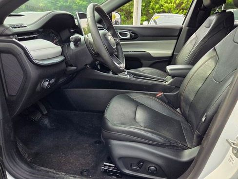 Used 2023 Jeep Compass Limited AWD/4WD image 9