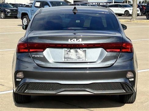 Used 2024 Kia Forte LXS w/ LXS Technology Package image 5