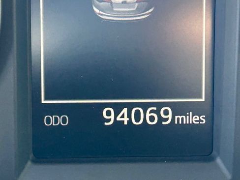 Used 2018 Toyota RAV4 XLE FWD image 14