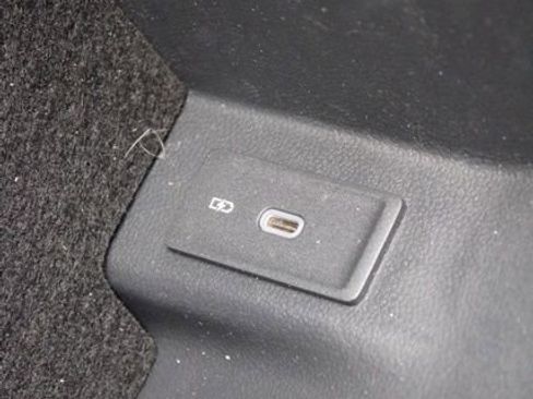 Used 2025 Volkswagen Atlas Peak Edition SE image 48