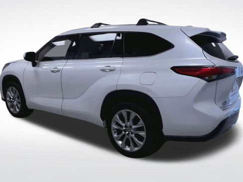 Used 2023 Toyota Highlander Limited AWD/4WD image 6