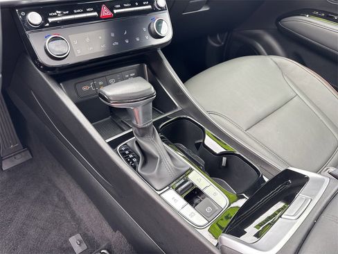 Used 2025 Hyundai Santa Cruz Limited image 32