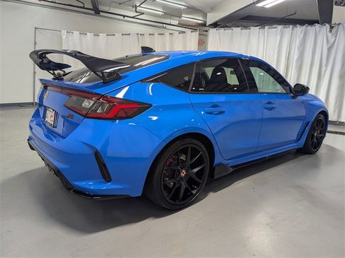 Used 2024 Honda Civic Type R image 3